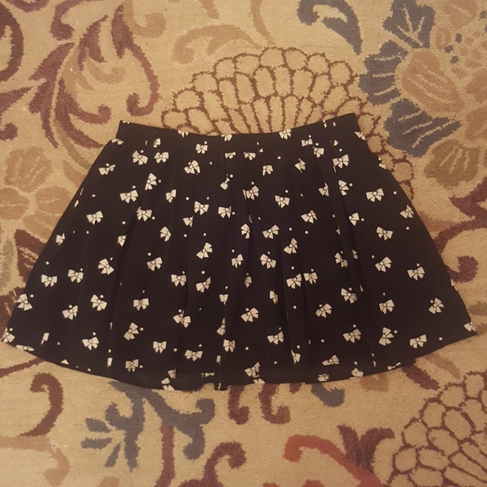 Forever 21 Flirty Ribbon Skort